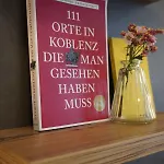 & Weinhaus Zum Schwarzen Baeren 3* Koblenc