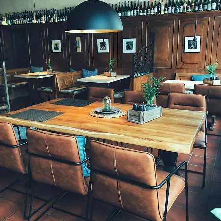 & Weinhaus Zum Schwarzen Baeren 3* Koblencja