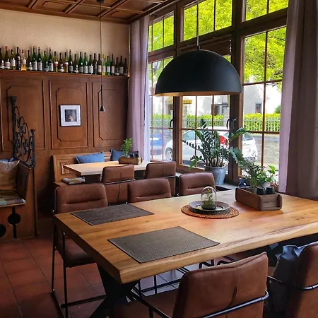 黑熊葡萄酒屋及酒店 酒店 3*