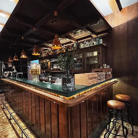 فندق & Weinhaus Zum Schwarzen Baeren