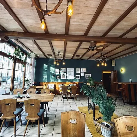 & Weinhaus Zum Schwarzen Baeren كوبلنس