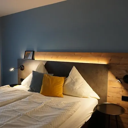 فندق & Weinhaus Zum Schwarzen Baeren كوبلنس