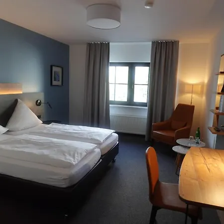 & Weinhaus Zum Schwarzen Baeren