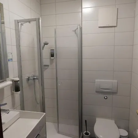 & Weinhaus Zum Schwarzen Baeren Hotel Koblencja