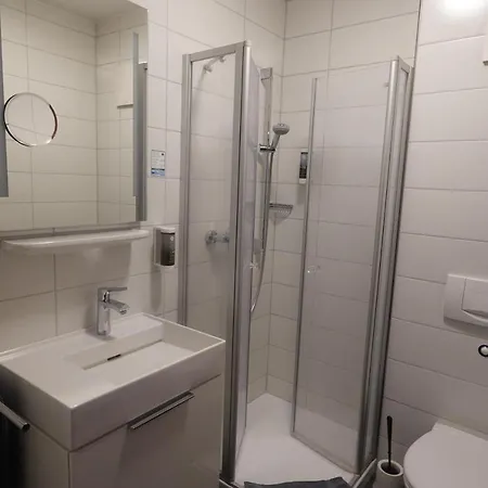 黑熊葡萄酒屋及酒店 3* 科布倫茨