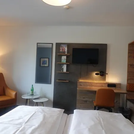 Hotel & Weinhaus Zum Schwarzen Baeren Koblenc