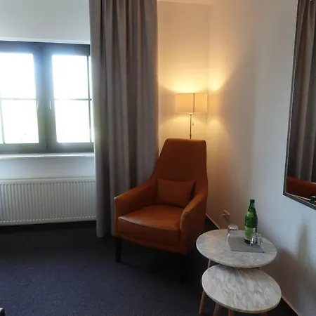 & Weinhaus Zum Schwarzen Baeren كوبلنس