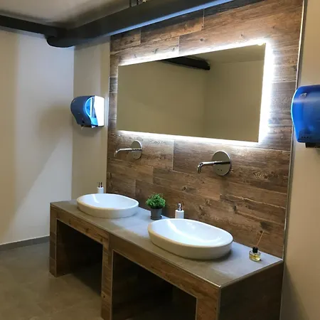 & Weinhaus Zum Schwarzen Baeren كوبلنس