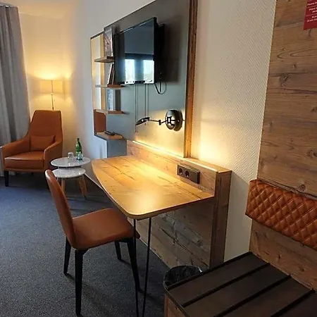 Hotel & Weinhaus Zum Schwarzen Baeren