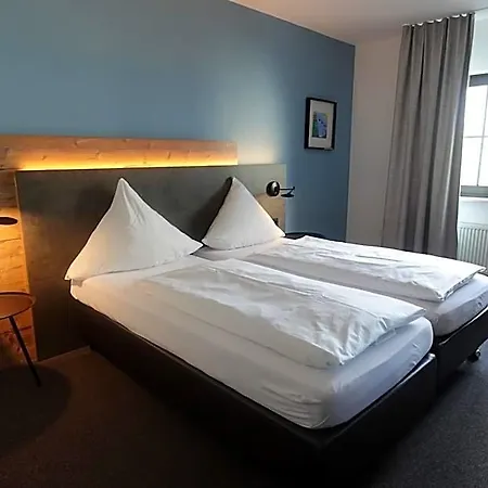 Hotel & Weinhaus Zum Schwarzen Baeren