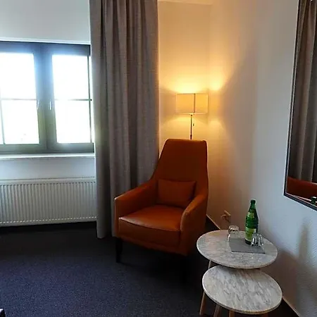 & Weinhaus Zum Schwarzen Baeren Hotel 3*