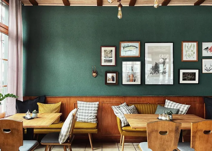 & Weinhaus Zum Schwarzen Baren Hotel 3*