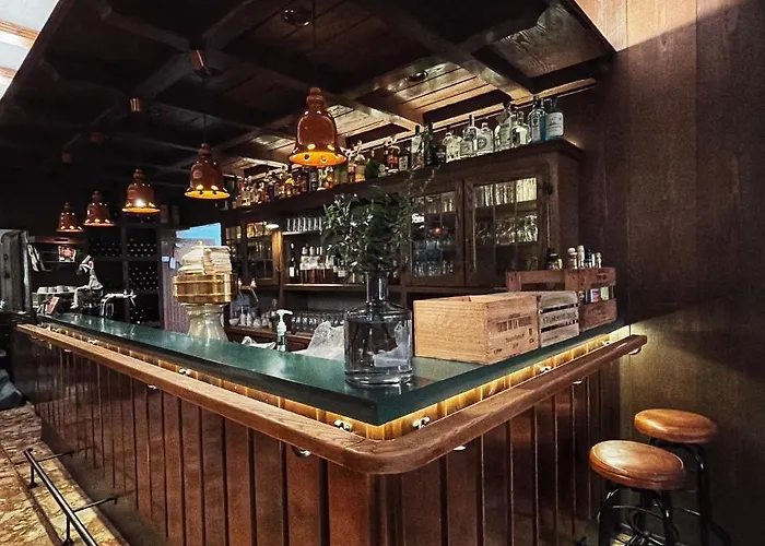 Hotel & Weinhaus Zum Schwarzen Baren