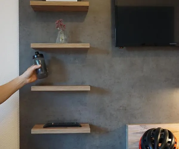 & Weinhaus Zum Schwarzen Baeren Hotel