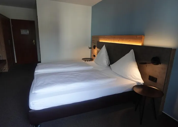 Hotel & Weinhaus Zum Schwarzen Baeren Koblenc