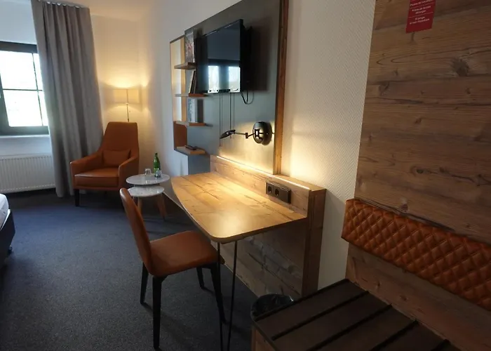 & Weinhaus Zum Schwarzen Baeren 3* Koblenc