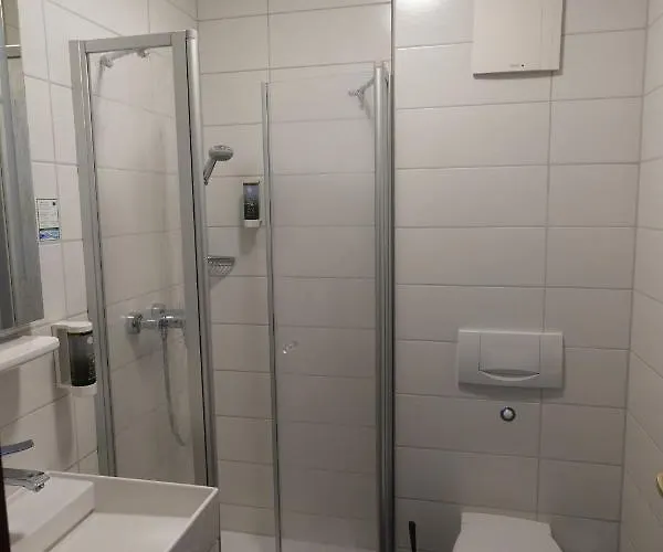 & Weinhaus Zum Schwarzen Baeren Hotel Koblenc